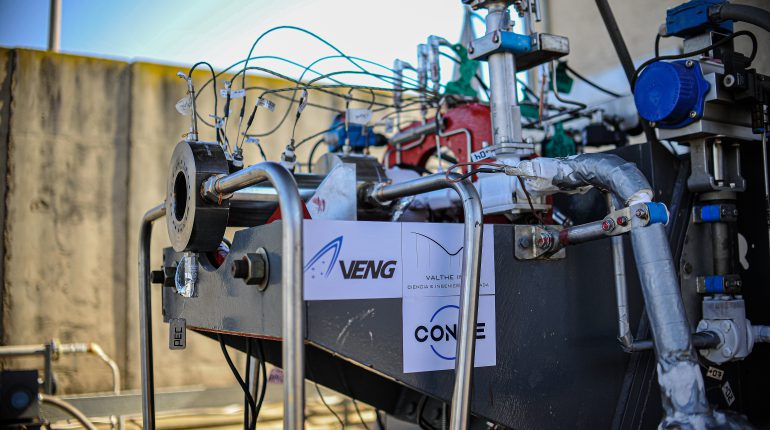 El desmantelamiento libertario a la ciencia y tecnología llega al sector aeroespacial: un viernes por la noche anuncian despidos en la estatal VENG
