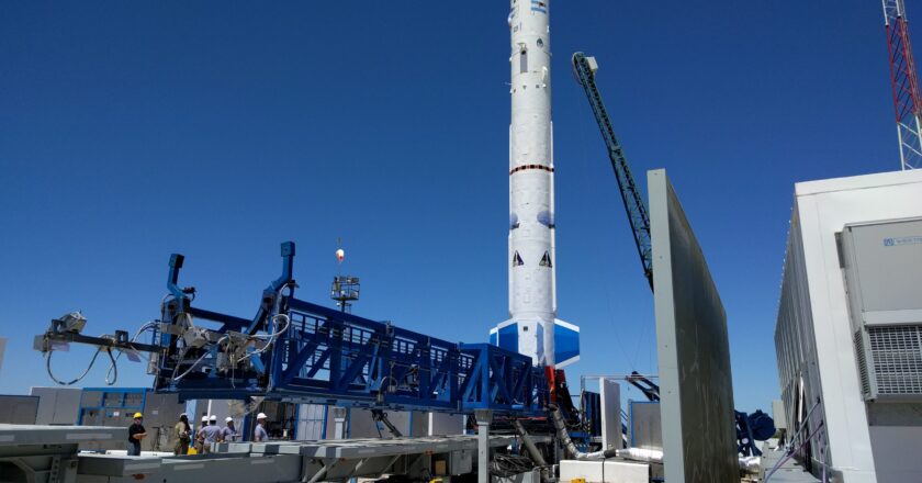 El desmantelamiento libertario a la ciencia y tecnología llega al sector aeroespacial: un viernes por la noche anuncian despidos en la estatal VENG