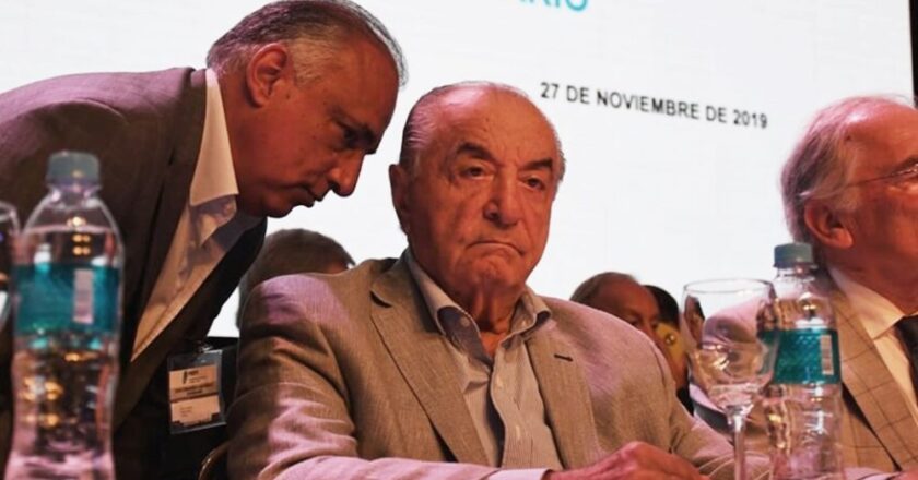 Tras la presión oficial, Comercio acordó una paritaria semestral del 6%, más sumas fijas de 40.000 pesos y una revisión en noviembre