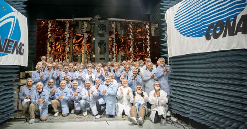 Tras los 30 despidos en VENG, empleados de la CONAE denuncian que Milei implementa un «plan de vaciamiento» a la ciencia argentina