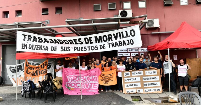Pasados 114 días de los despidos y la ocupación de la planta, los gráficos de Morvillo van al Puente Pueyrredón para buscar una salida