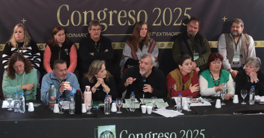 «A un Gobierno que se ha dedicado de manera sistemática a atacar los derechos de los estatales, le tenemos que responder con más sindicalización», planteó Aguiar