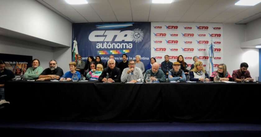 Las CTA juntaron a sus conducciones, propusieron «10 medidas urgentes para otra Argentina» y reclamaron el juicio político a Javier Milei