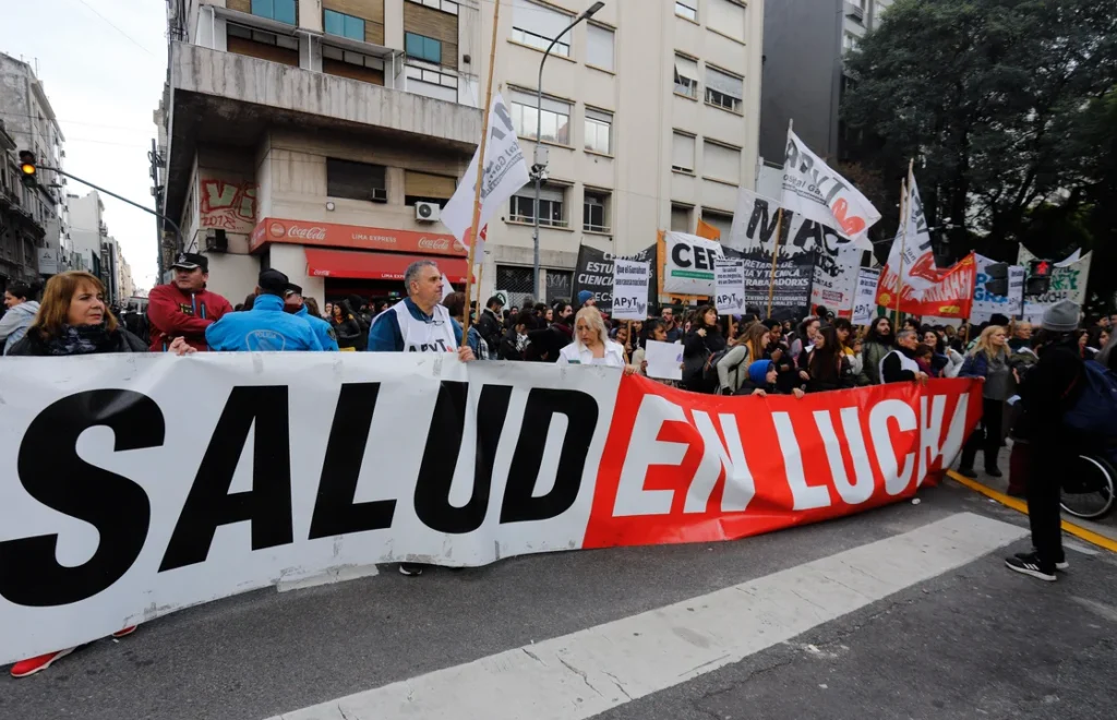 Los trabajadores, médicos y residentes del Hospital Garrahan vuelven a protestar y ya hablan de una movilización histórica a Plaza de Mayo