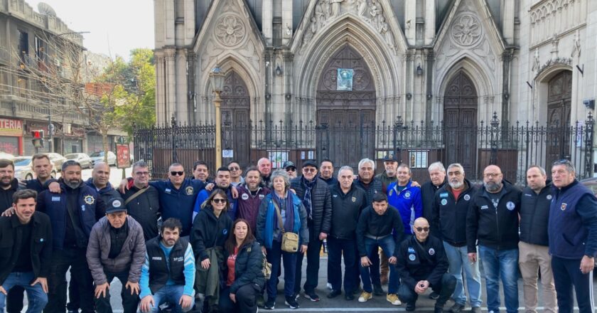 Con masiva presencia, la CATT realizó más de 30 ollas populares solidarias en Constitución: «Milei representa la imposición de la barbarie económica»