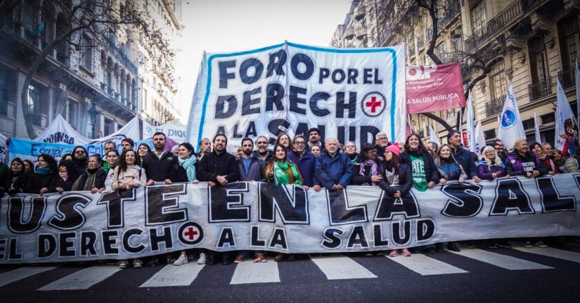 Masiva movilización de las CTA en defensa del Hospital Garrahan y la salud pública