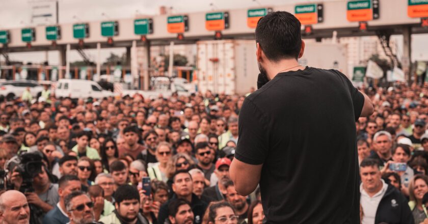 La Justicia le vuelve a poner un freno a la motosierra y ordena la reincorporación de los 117 despedidos de Corredores Viales