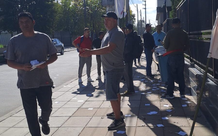 Grave conflicto sindical con la maderera Industrias Iberia: denuncian incumplimiento de paritarias, sueldos adeudados y amenazas de despidos