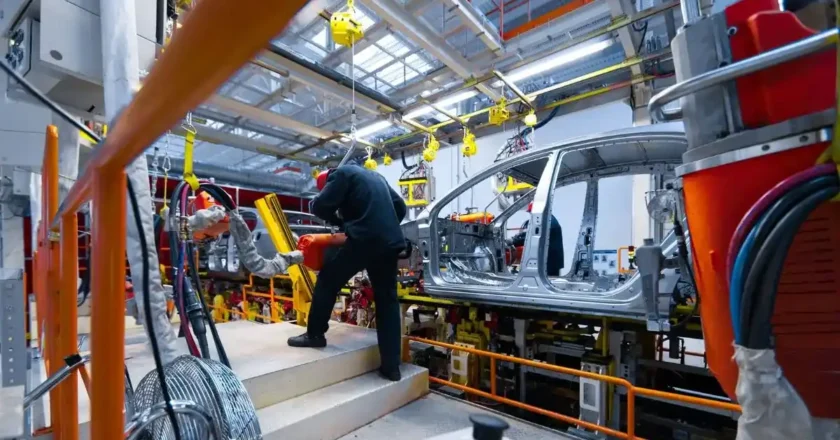 Los trabajadores mecánicos consiguen eludir otra vez el cepo paritario del Gobierno con un aumento del 6% a partir de julio