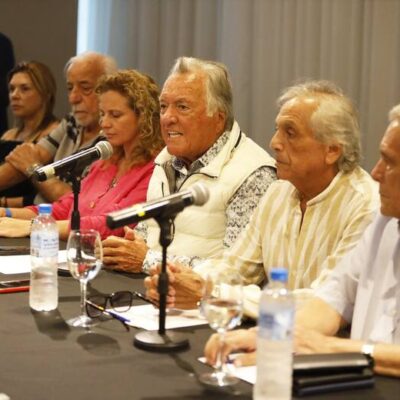 Barrionuevo avisó que va por el fin del triunvirato en la CGT:  “Vamos a buscar en la CGT un nuevo dirigente que sea uno, no tres. Con uno va a alcanzar»