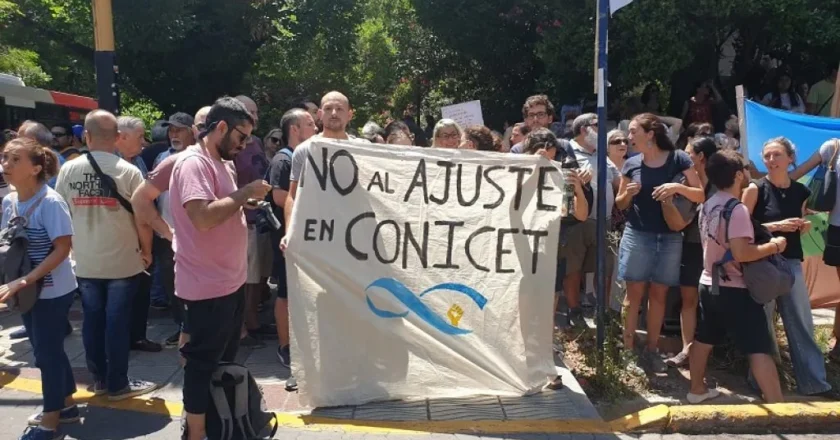 Científicos del CONICET realizarán un acampe en el Polo Científico para reclamar contra el ajuste del Gobierno