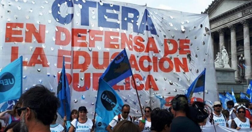 La justicia laboral vuelve a acorralar a Javier Milei y lo obliga a convocar a discutir la paritaria nacional docente