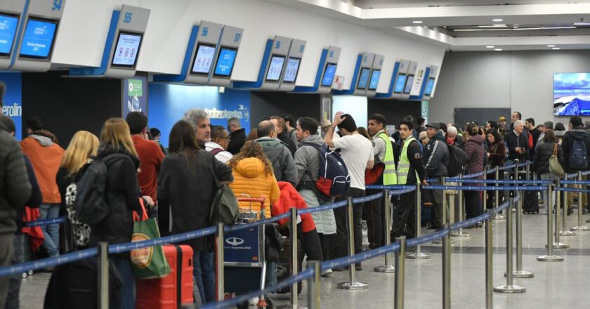 El Gobierno dictó la conciliación obligatoria para frenar el paro de pilotos que jaqueaba el inicio de las vacaciones de invierno