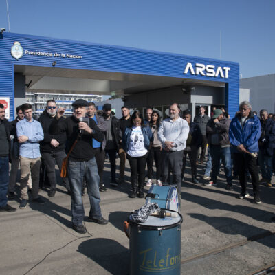 Denuncian que por el «abandono» libertario y los bajos sueldos, en Arsat ya renunciaron 180 técnicos y especialistas