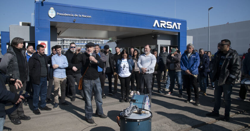 Por el incumplimiento salarial del Gobierno, ARSAT perdió el 25% de su personal y advierten que «se encamina al colapso»