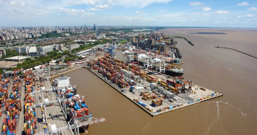 Puertos Privados Comerciales: La Federación FeMPINRA declaró el Estado de Alerta ante la negativa de los empresarios de negociar la actualización salarial