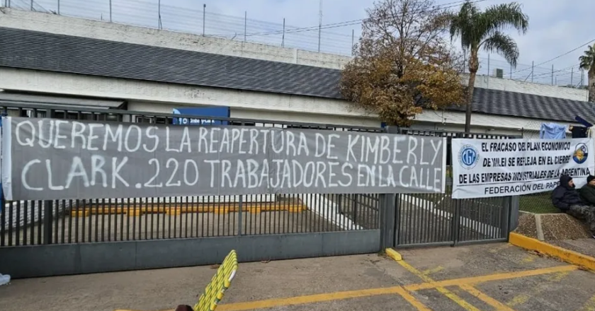 En medio de una aguda crisis en el sector industrial con pérdidas masivas de empleos,  el sindicato de papeleros lanza paros de 48 y 72 horas