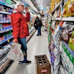 Aumenta el peso de los gastos fijos sobre los salarios y al 90% de los hogares argentinos les quedan menos de $60.000 diarios