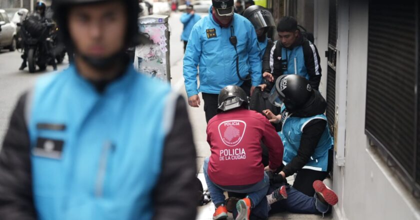 Detuvieron a dos trabajadoras de Prensa de ATE en medio de otra violenta represión a la marcha de los jubilados