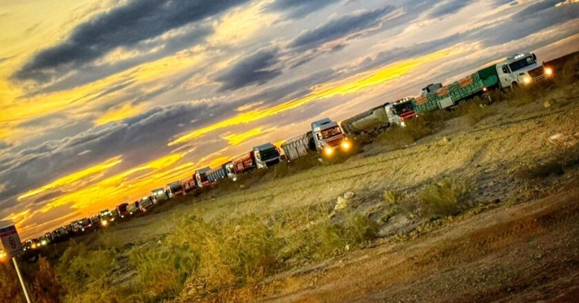 Camioneros empieza una huelga por tiempo indeterminado y paraliza por completa Vaca Muerta: «No vamos a permitir que nos extorsionen»