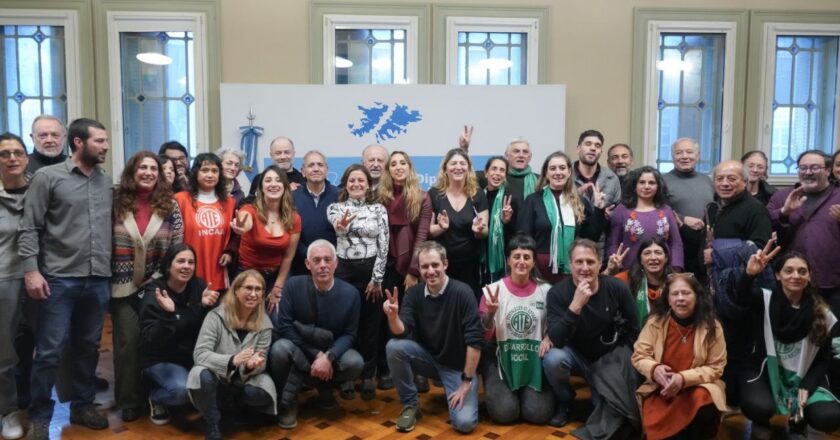 Empujado por los sindicalistas, el Congreso va por la derogación del artículo de la Ley Bases que habilitó a Milei a que pase trabajadores estatales a disponibilidad