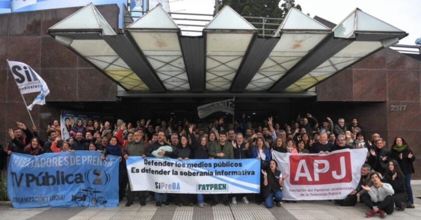 En medio del congelamiento salarial libertario, los trabajadores realizarán una caravana para defender los medios públicos