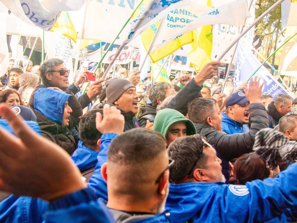 Tras meses de pulsear, la UOM le torció el brazo a los libertarios y el gobierno homologó la paritaria metalúrgica que supera el cepo de Caputo