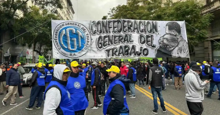 La CGT marchó con los movimientos sociales por San Cayetano: «El ajuste económico no debe basarse en la destrucción del empleo»