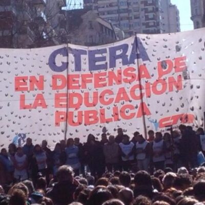 Los gremios docentes bonaerenses se sumarán a la Marcha Federal, le reclamarán a Milei la restitución del FONID y a Kicillof la reapertura de la paritaria