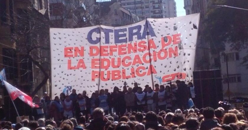 La Justicia también falló en favor de los docentes y suspendió el Decreto que declaró «servicio esencial» a la educación y que limitó el derecho a huelga