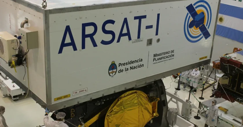 Trabajadores de Arsat llevan un año sin aumento y hay altos riesgos de perder desarrollos: «Si no se terminan, son millones de dólares que se tiran a la basura»