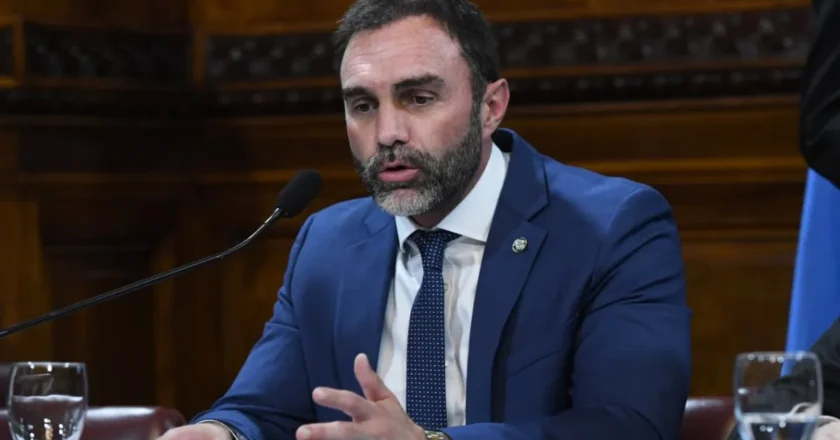El Sindicato de no docentes de la Universidad Guillermo Brown le apuntó a un senador libertario por mentir sobre la cantidad de egresados de la universidad