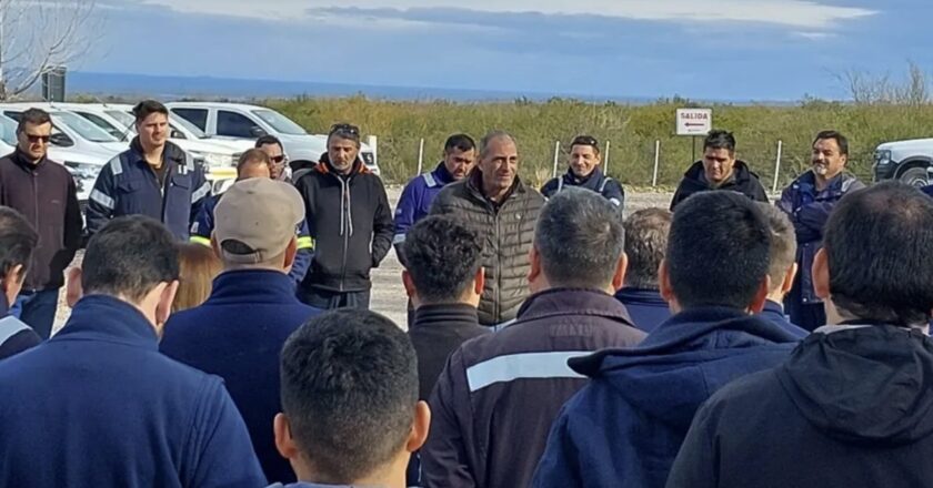 Petroleros denuncian «por lo menos» 900 despidos en Mendoza: «Si se tiene que parar la producción de la provincia, se va a parar»