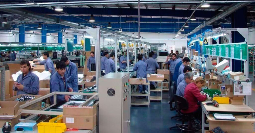 Empleo en riesgo: 1 de cada 4 Pymes recortó personal en la era Milei