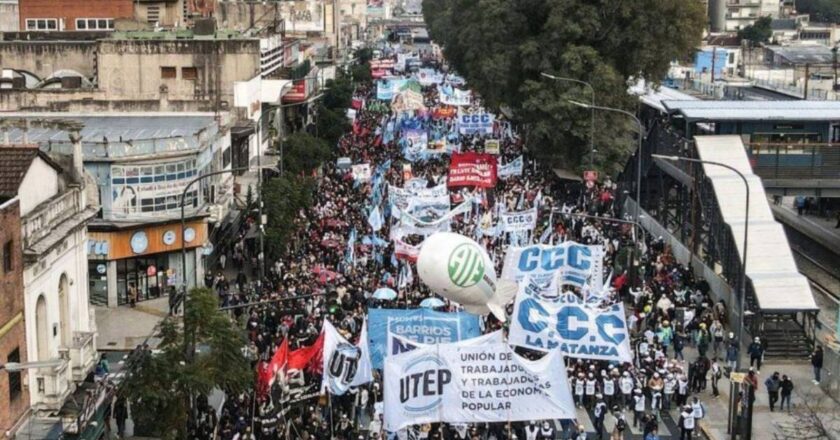 Los movimientos populares de la UTEP marcharon por San Cayetano y difundieron un documento inspirado en el Papa Francisco: «La comunidad organizada es la única respuesta»