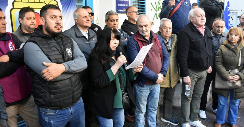 Gremios industriales cordobeses movilizaron a Producción y denunciaron «cierre de empresas, bajas de producción, reducciones horarias, suspensiones y despidos»