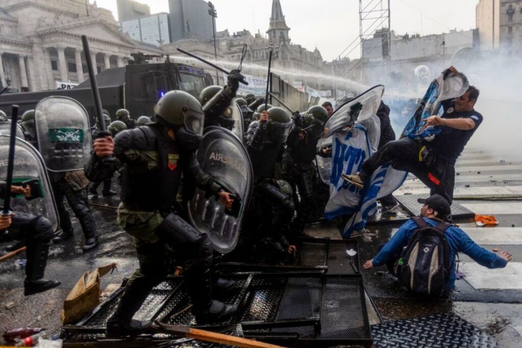 Las CTA denunciaron en Diputados el avance de la criminalización de la protesta social y la profundización de "una estrategia represiva cada vez más violenta, dirigida a sembrar el miedo"