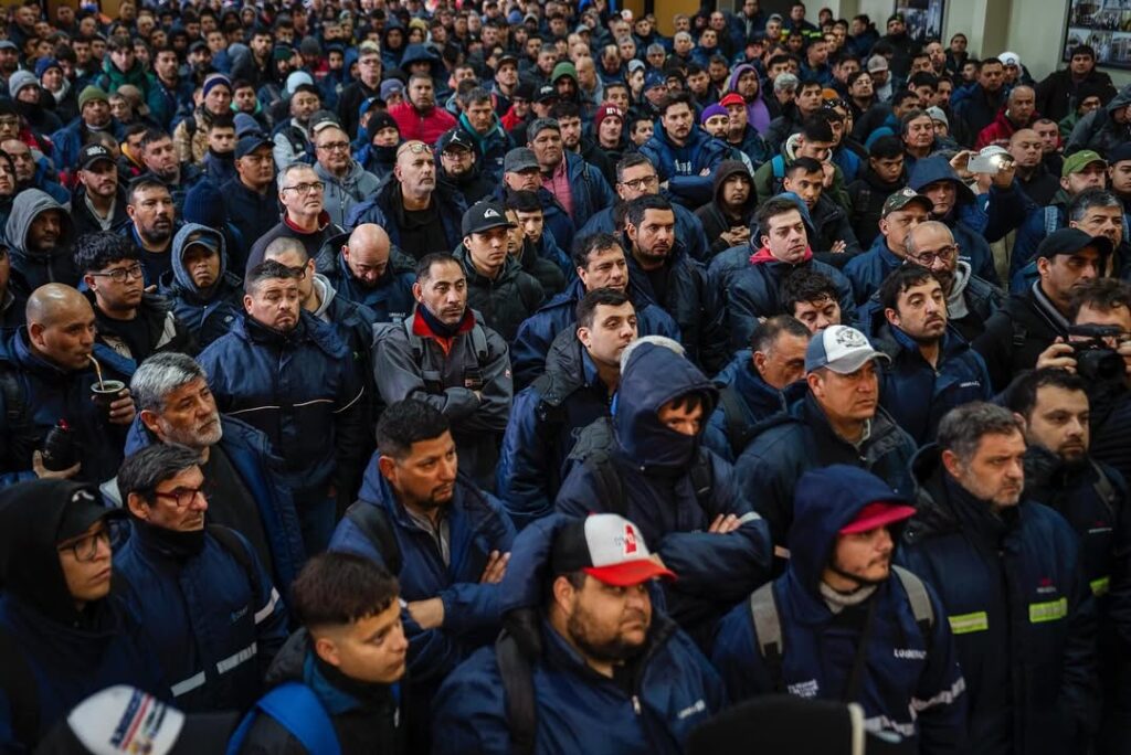 Abel Furlán fue a Ternium y aseguró que Paolo Rocca le declaró la guerra a la UOM: "Pretende que los trabajadores naturalicen salarios de hambre"