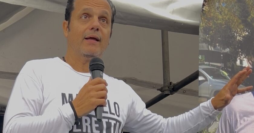 Peretta lanzó su candidatura a diputado: «Hay que romper la asociación ilícita entre la política, los laboratorios y los medios de comunicación»