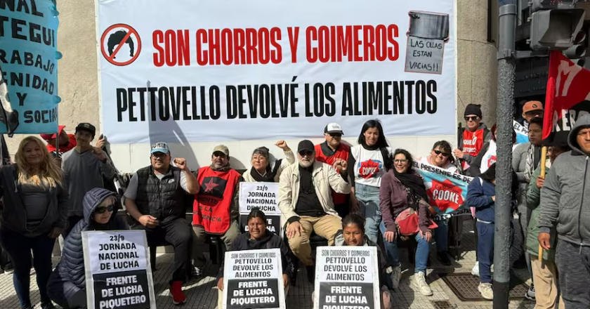 Organizaciones sociales marcharon a Capital Humano para exigir alimentos a comedores