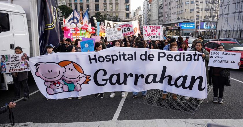 A pesar del bono del Gobierno, los trabajadores del Garrahan lanzan una vigilia y vuelven a marchar por la ley de Emergencia Pediátrica