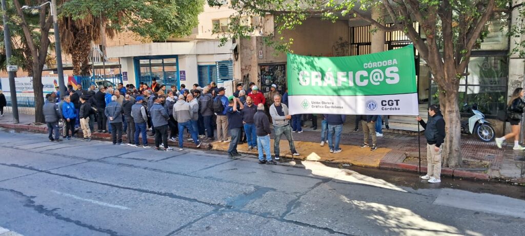 Gremios industriales cordobeses movilizaron a Producción y denunciaron que el plan económico propicia "el cierre de empresas, bajas de producción, reducciones horarias, suspensiones y despidos