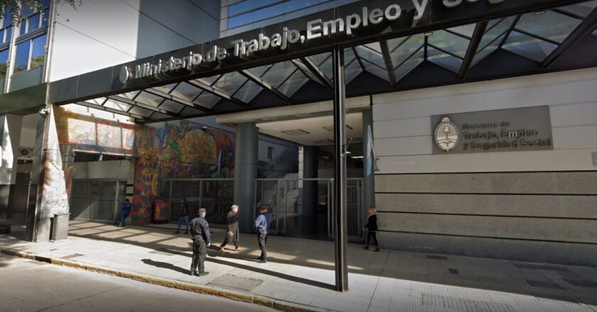 Químicos de la Patagonia: una asamblea detonó una feroz interna y sobrevuelan las sospechas sobre la decisión del cuestionado Claudio Aquino que favoreció a Fabián Hermoso