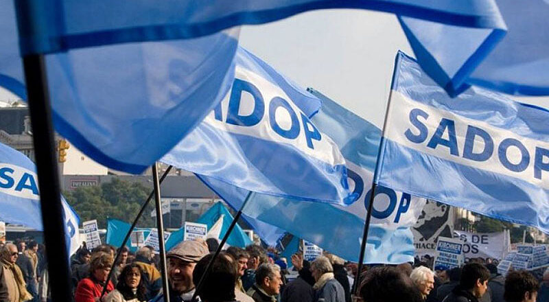 Docentes universitarios y privados de Sadop CABA movilizan contra el ajuste educativo y la caída salarial: «La educación no es un gasto, es una inversión»