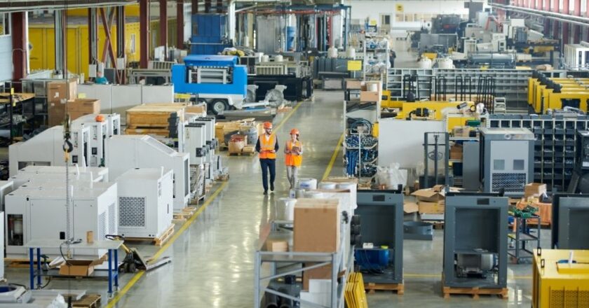 Al compás de la caída del empleo, el uso de capacidad instalada en la industria cayó en julio y quedó debajo del 60% por octavo mes al hilo