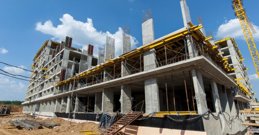 La Construcción sigue estancada y las grandes empresas del sector muestran expectativas desfavorables con respecto al último tramo de 2025