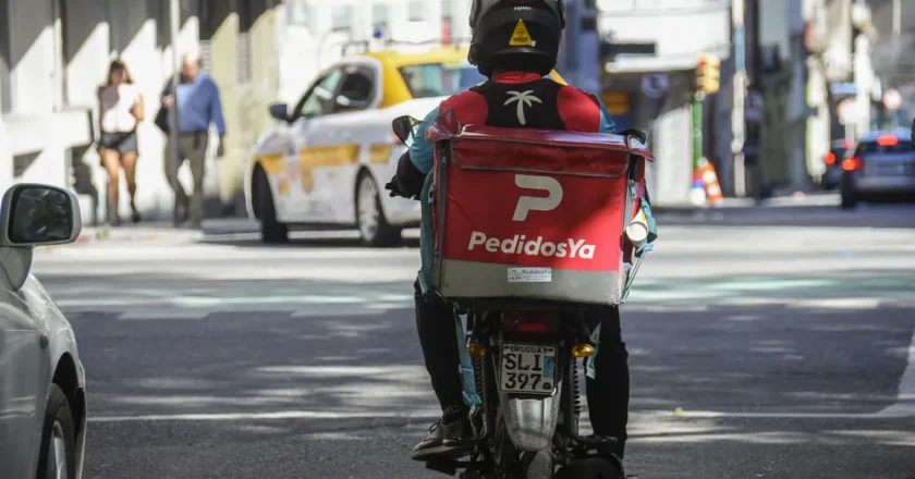 Sin dotarlos de derechos ni abrirle paso a la registración, el Gobierno buscará regular a los trabajadores «independientes» de plataformas con la Reforma Laboral