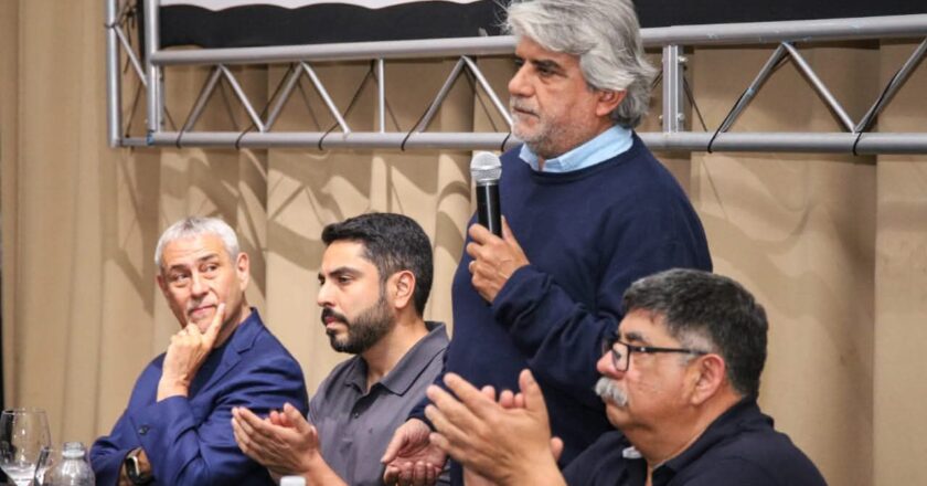 «Hoy reprimen a jubilados y jubiladas, pero no hay justicia para quienes tienen probados vínculos con el narcotráfico», planteó Walter Correa