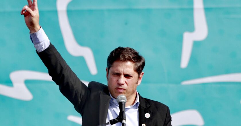 De San Vicente a San José: Kicillof tuvo su acto por el Día de la Lealtad junto a la CGT y las CTA y a la tarde se sumó a la caravana de apoyo a CFK