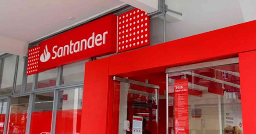 La Bancaria y el Banco Santander acordaron recategorizaciones y trabajo híbrido para el área de atención al cliente